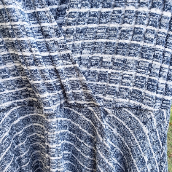 Massimo Supply Co., L, Lt. Blue w/ white stripes. - Picture 5 of 8